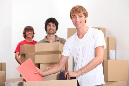 Bermondsey man with van for small home and office moves